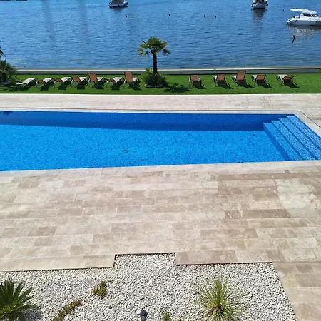 Royal Dutch 7 Apartment